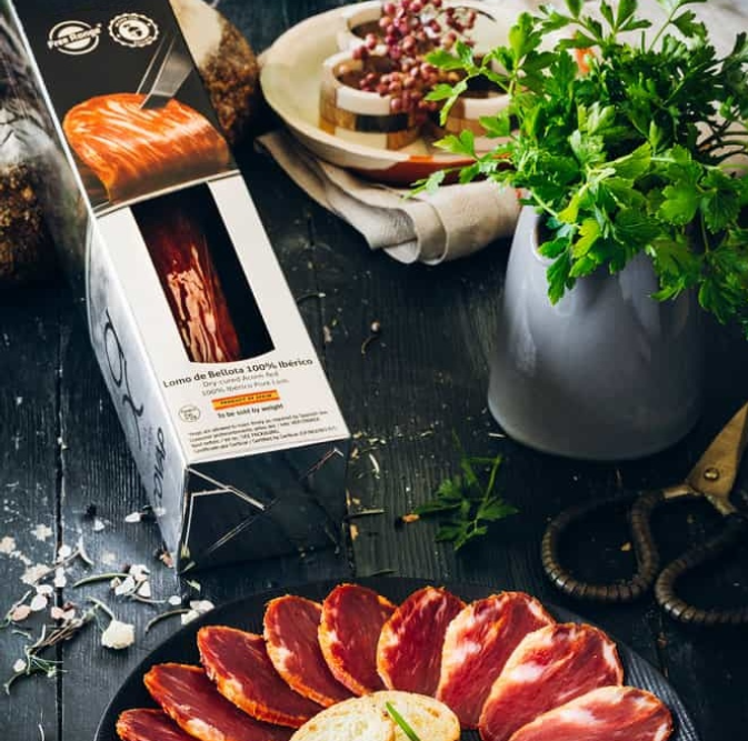 Gourmet Box: Ibérico Bellota Jamón + Chorizo + Salchic
Gourmet Box: Ibérico Bellota Jamón + Chorizo + Salchichón + Loinhón + Loin