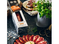 Gourmet Box: Ibérico Bellota Jamón + Chorizo + Salchic
Gourmet Box: Ibérico Bellota Jamón + Chorizo + Salchichón + Loinhón + Loin